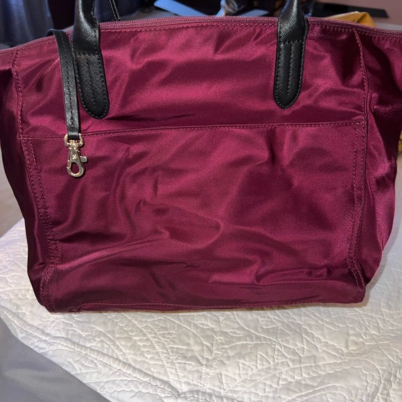 Michal Kors burgundy shoulder bag - Picture 3 of 3